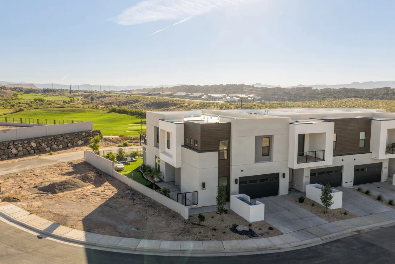 Zephyr House on the golf-course lot in Washington, Utah